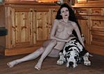 Vorbereitung zu einem Akt Shooting mit Doggen - Preparing of a nude-shooting wit Great Danes
